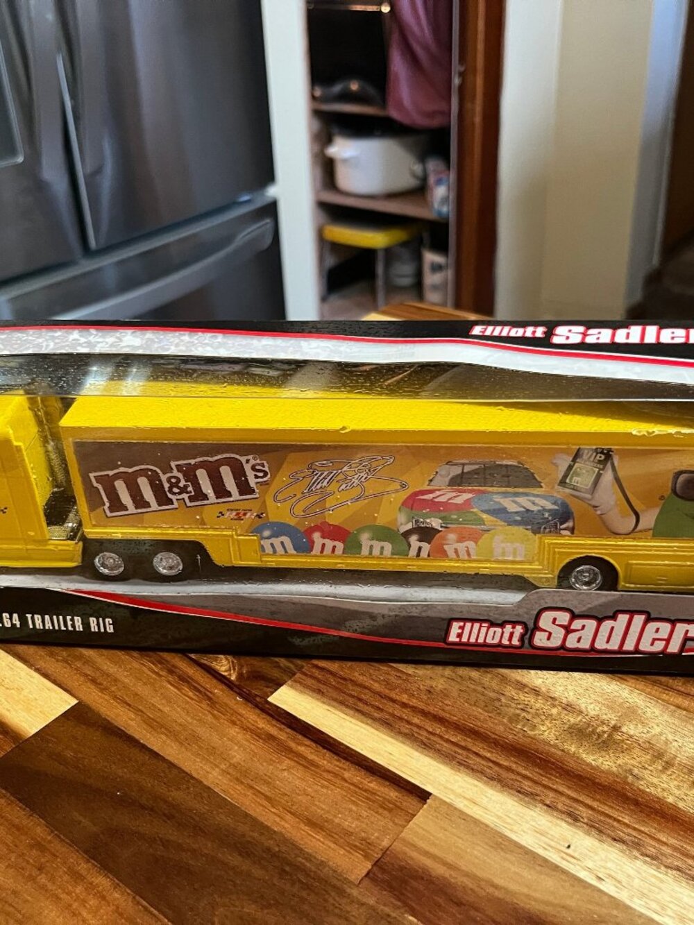 Winner's Circle Elliott Sadler 38 1:64 Scale Yellow Trailer Rig NASCAR